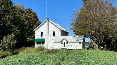 Wide shot of the back of the East Warren Market